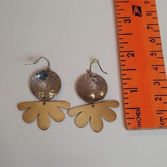 Hammered Silver Disc with Gold Daisy Petal Dangles French Wire Pierced Earrings - Picture 5 of 7